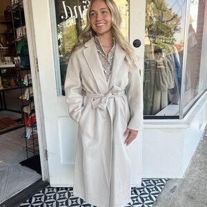 Mod Ref The Chelsea coat in color bone